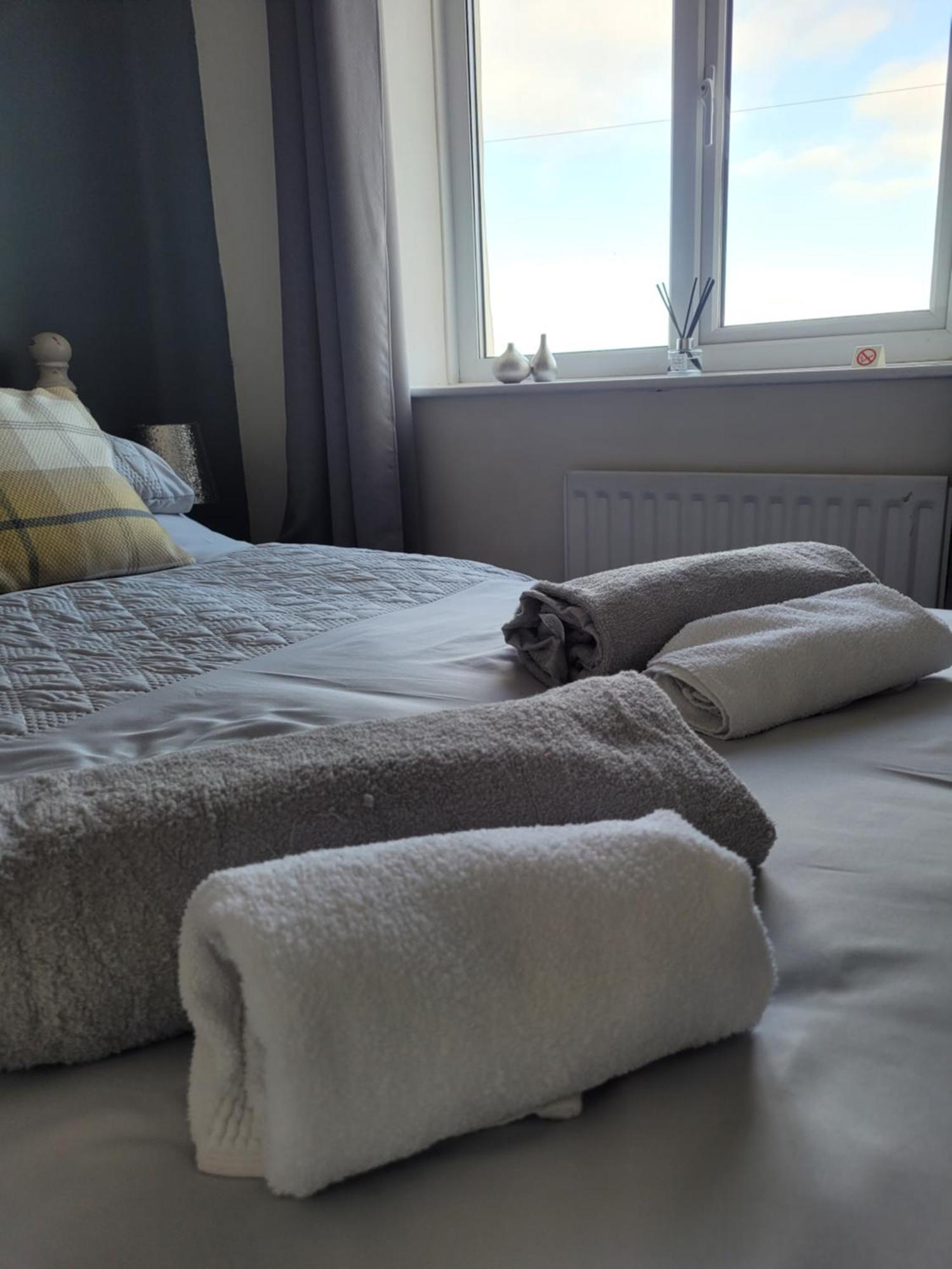 Amble Harbour Retreats Otel Oda fotoğraf